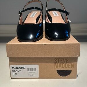 Patent leather shoes. Mary Jane slingback Size 6 in excellent condition.